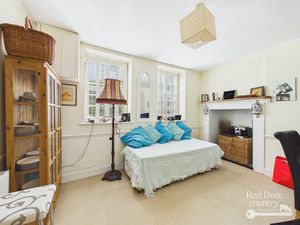 Dining Room- click for photo gallery